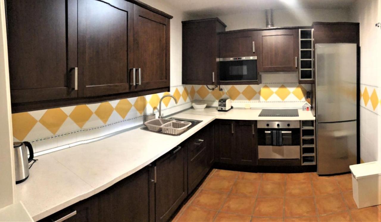 Elegant 2br Puerto Banus Marbella Just 12 Minutes Away By G00giemaps Appartement Estepona